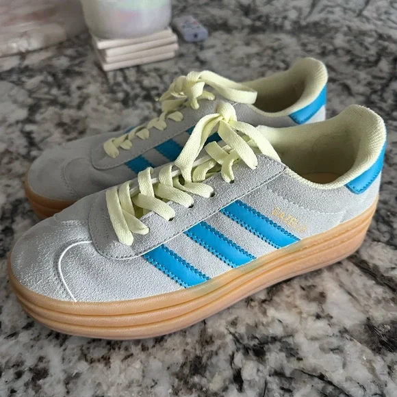 Adidas - Picture 2 of 4